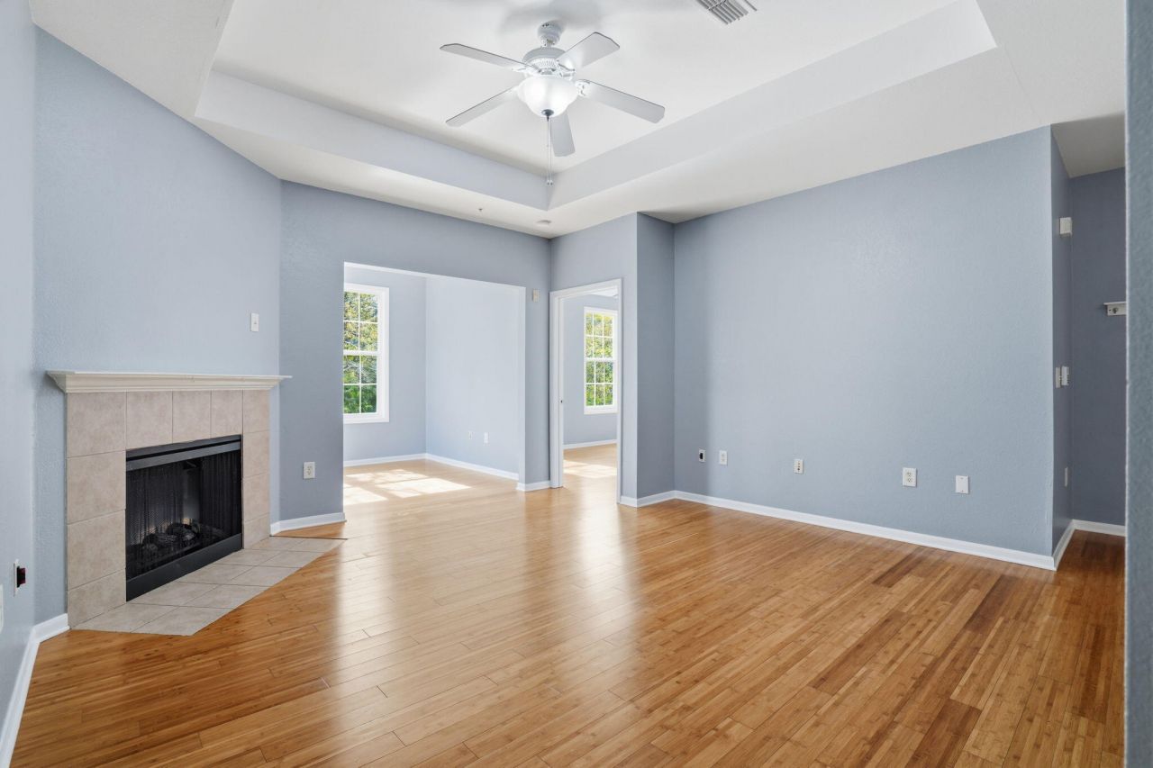 60 Fenwick Hall Allee Alley Photo 10