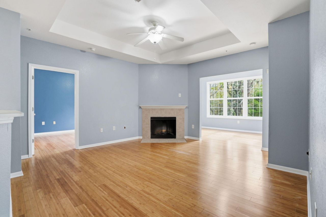 60 Fenwick Hall Allee Alley Photo 12