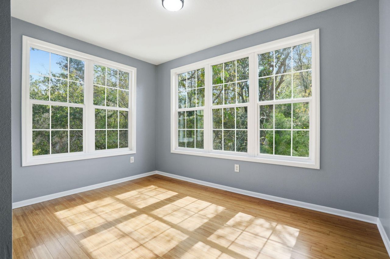 60 Fenwick Hall Allee Alley Photo 14