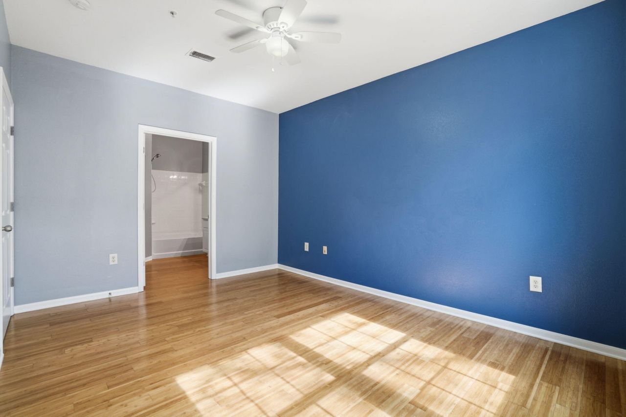 60 Fenwick Hall Allee Alley Photo 21