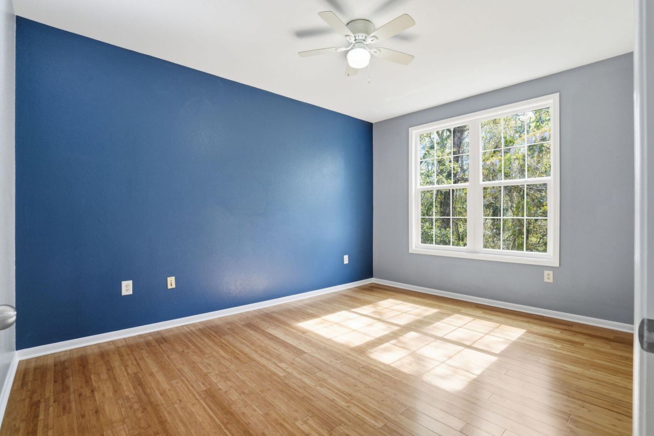 60 Fenwick Hall Allee Alley Photo 22