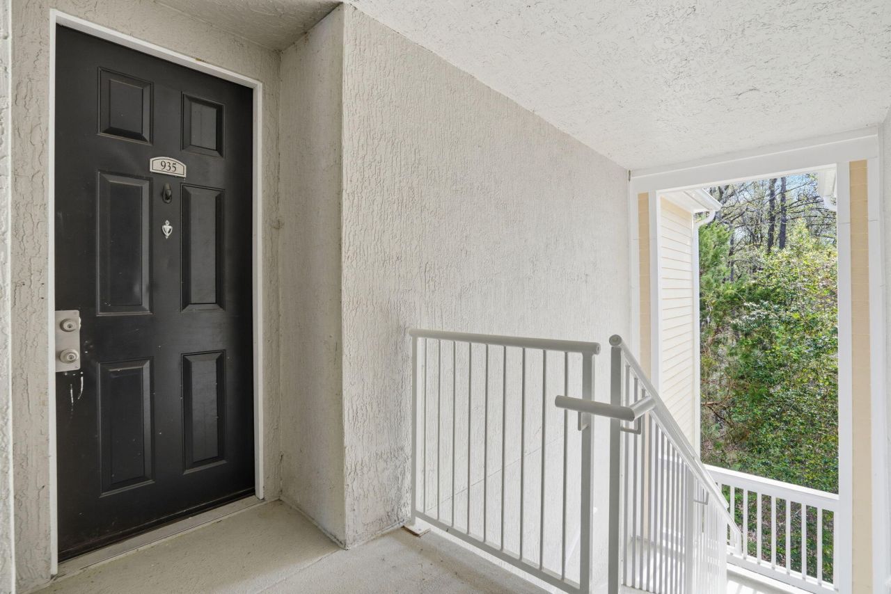 60 Fenwick Hall Allee Alley Photo 24