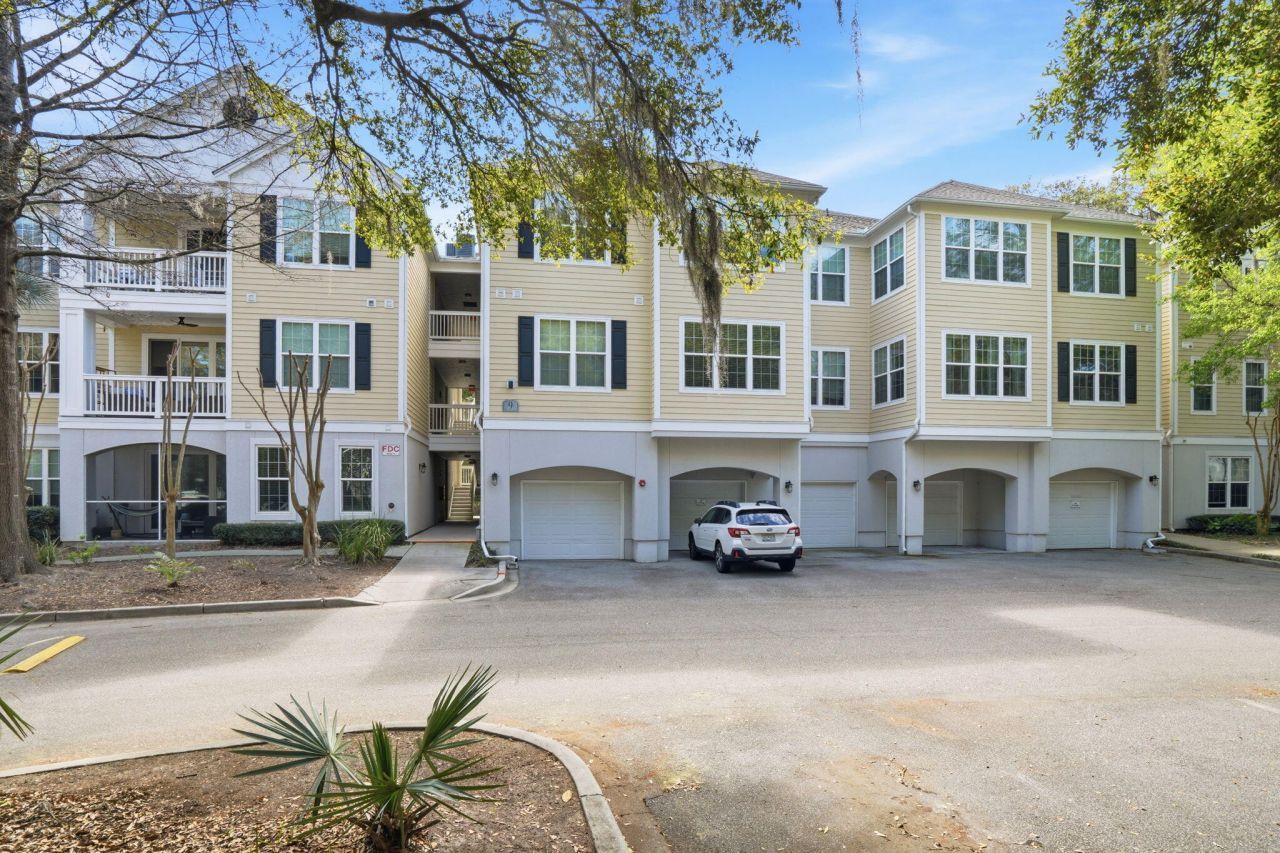 60 Fenwick Hall Allee Alley Photo 25