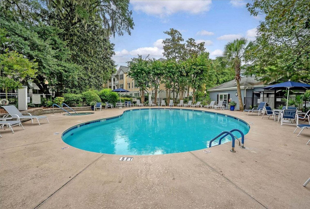 60 Fenwick Hall Allee Alley Photo 28