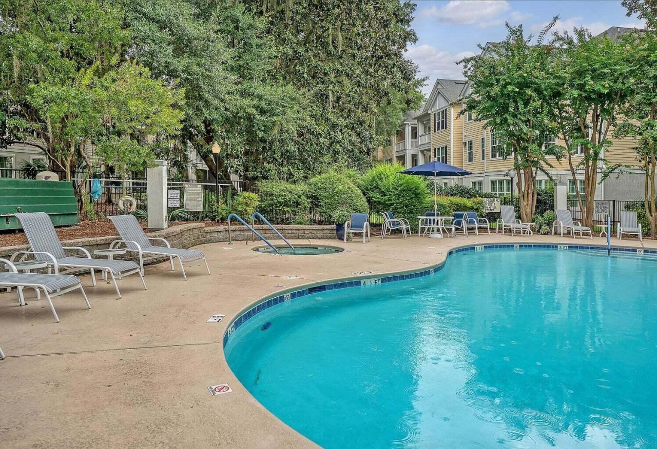 60 Fenwick Hall Allee Alley Photo 29