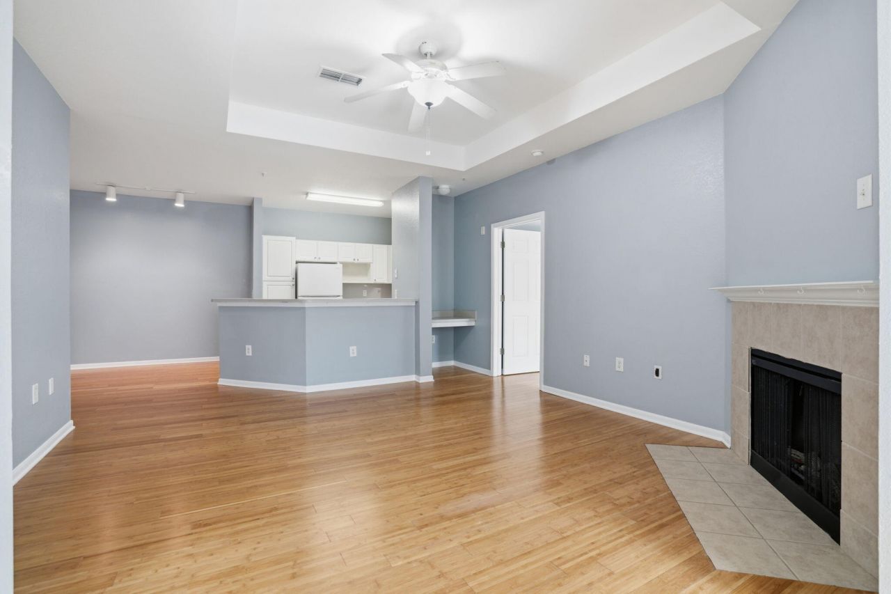 60 Fenwick Hall Allee Alley Photo 9