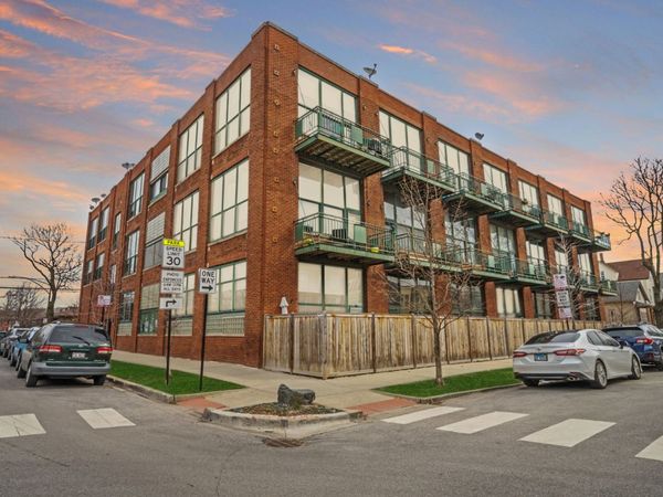 2654 W Medill Avenue , Unit 208, Chicago, IL 60647