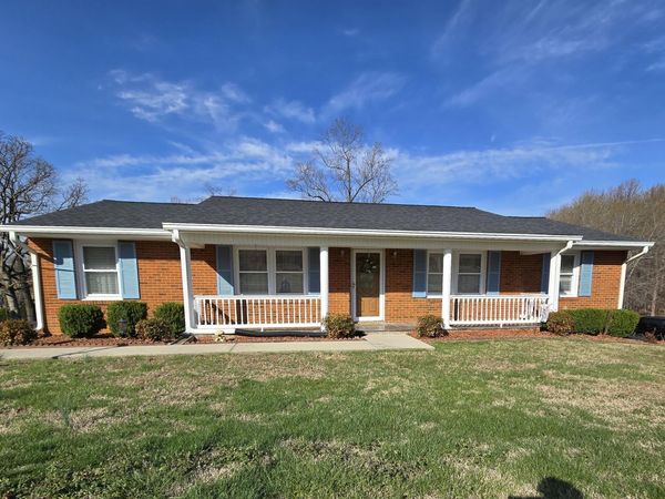 105 Rollingwood CT , Troutville, VA 24175