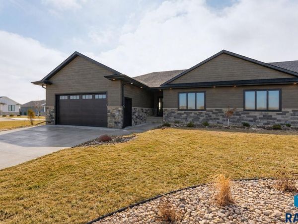 2701 W Oak Hill Dr, Sioux Falls, SD 57108