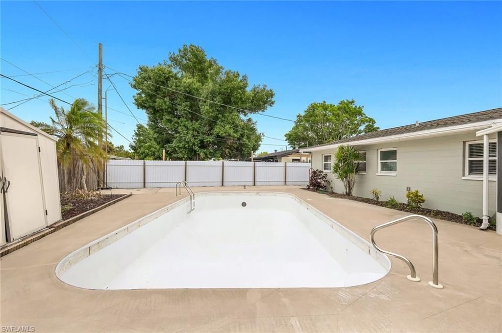 942 Narcissus St , North Fort Myers, FL 33903 Photo