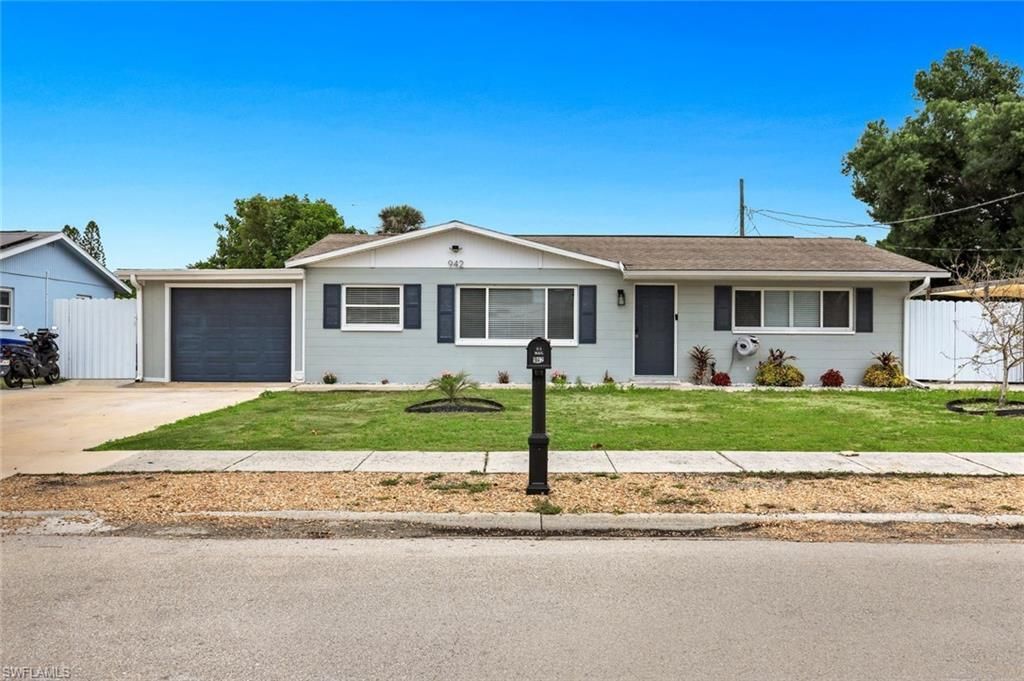 942 Narcissus St , North Fort Myers, FL 33903 Photo