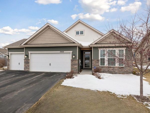 1900 Meridian Curve, Carver, MN 55315