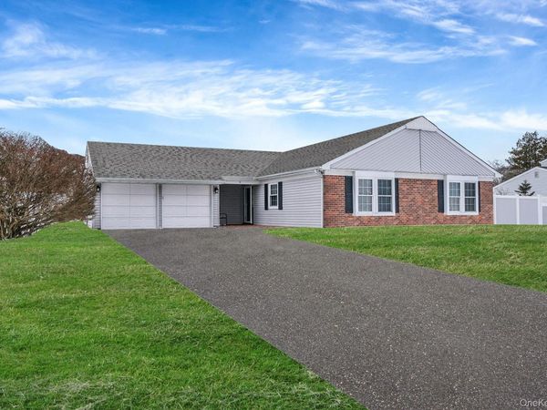 16 Magic Mountain Drive , Coram, NY 11727