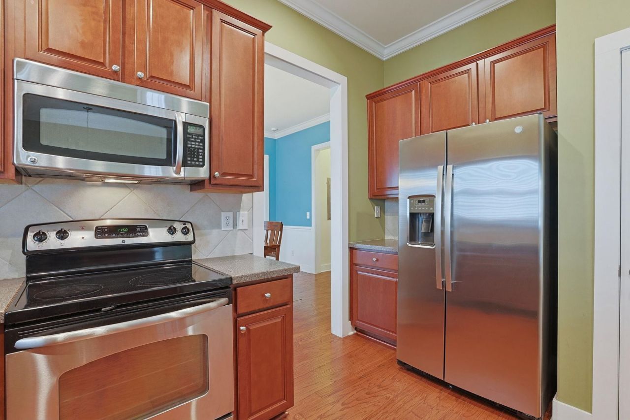 1516 Waverly Ave.  Photo 10