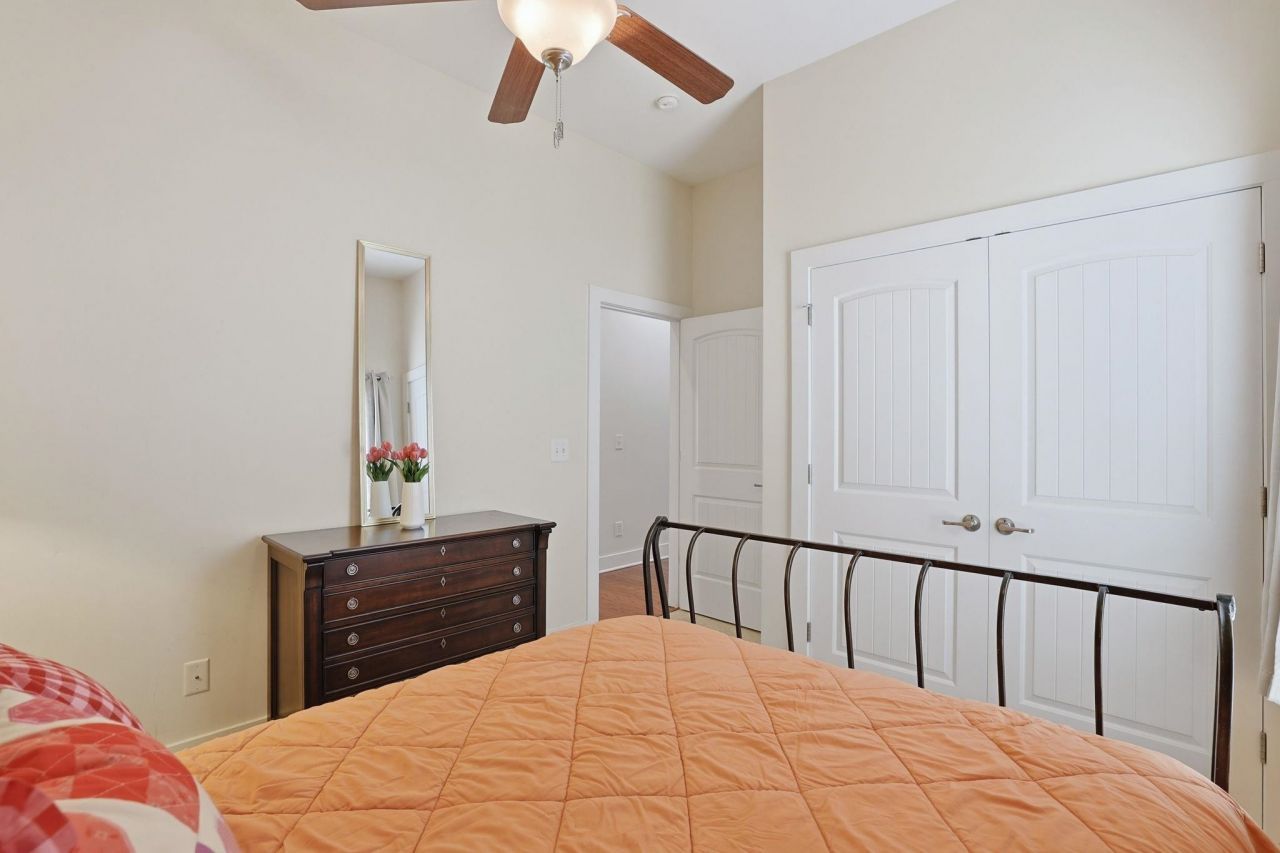 1516 Waverly Ave.  Photo 19