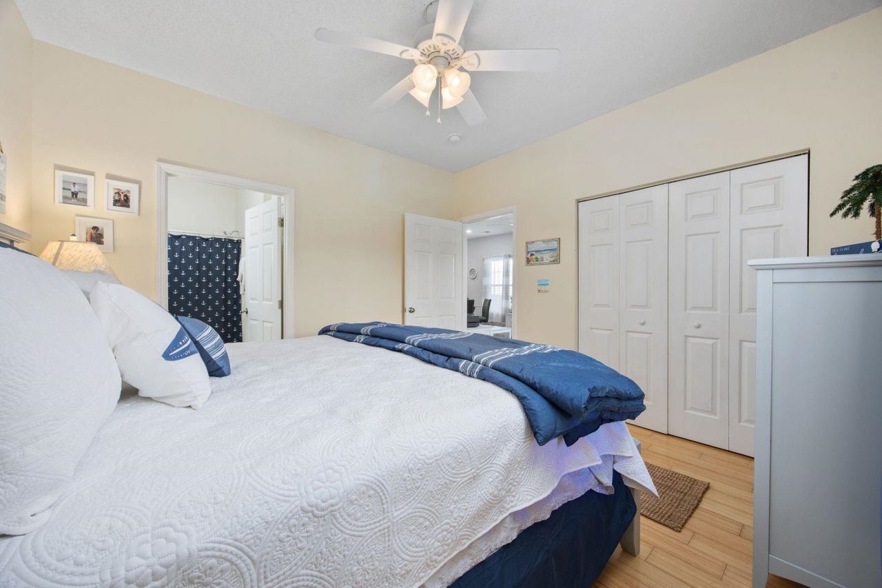 2000 Cross Gate Blvd. Photo 16