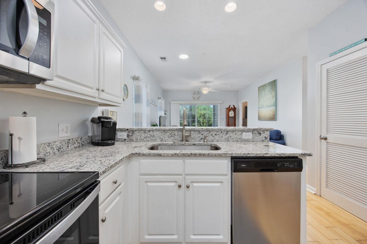 2000 Cross Gate Blvd. Photo 5