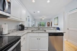 2000 Cross Gate Blvd. photo 4