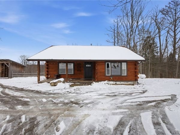 4704 Town Line Road , Delevan, NY 14042