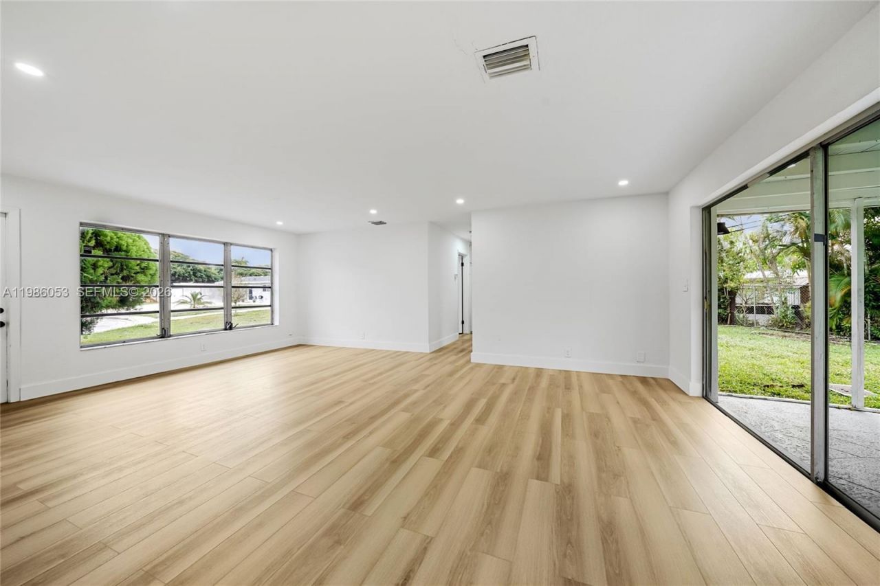 1353 NW 62nd Way , Margate, FL 33063 Photo