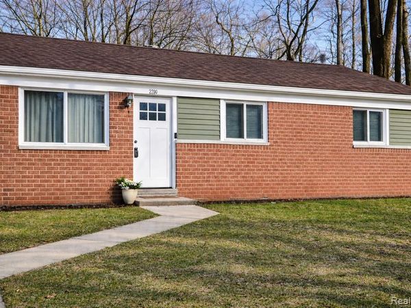 2200 Marston Drive N, Waterford Twp, MI 48327