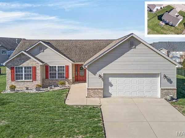 5037 Bristol Hill Dr, O'Fallon, IL 62269