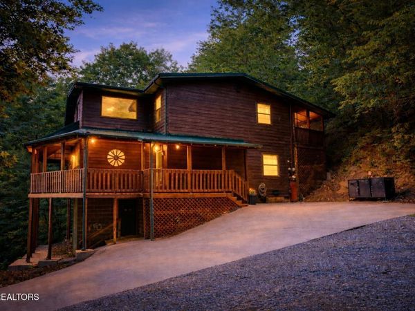 2202 Applewood Rd, Sevierville, TN 37862