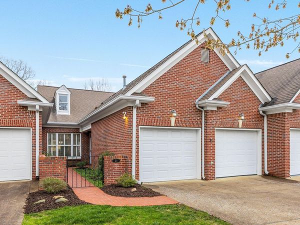 21 Oliver Court, Signal Mountain, TN 37377