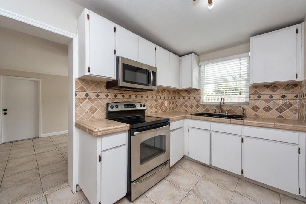 4016 W Montgomery Terrace , Tampa, FL 33616 Photo