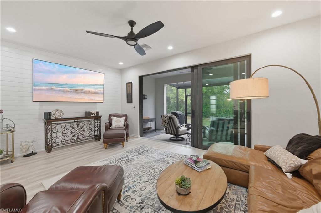 13017 Pembroke Dr, Naples, FL 34105 Photo