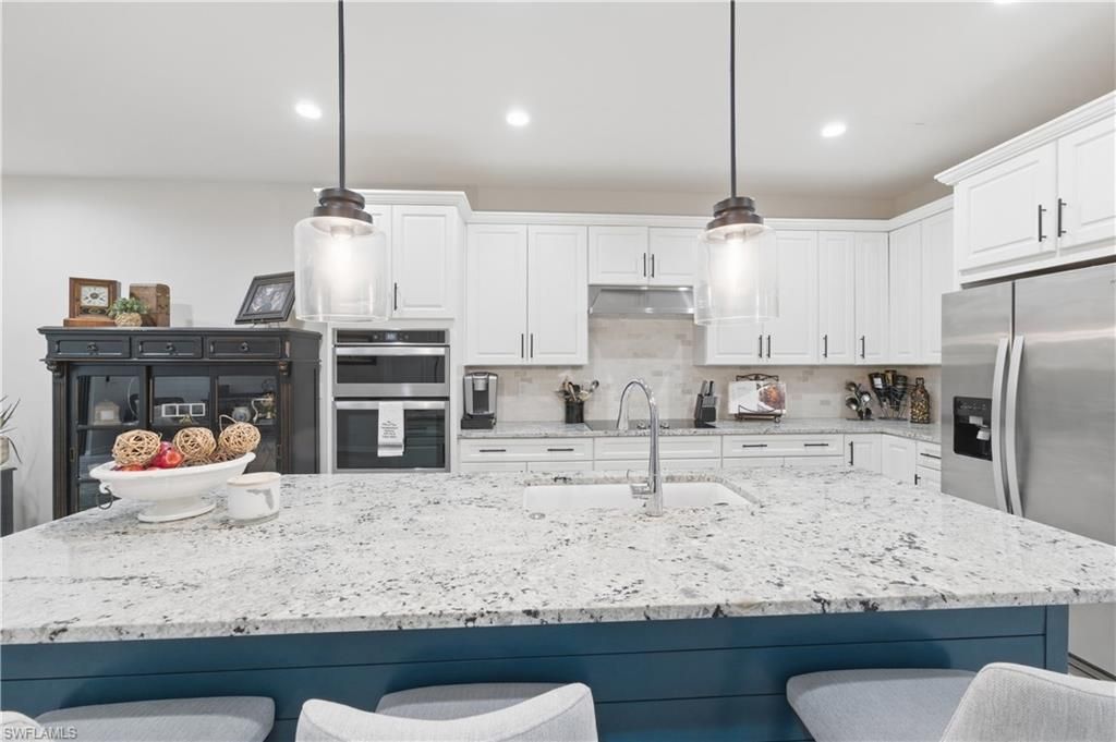 13017 Pembroke Dr, Naples, FL 34105 Photo