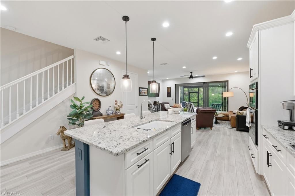 13017 Pembroke Dr, Naples, FL 34105 Photo