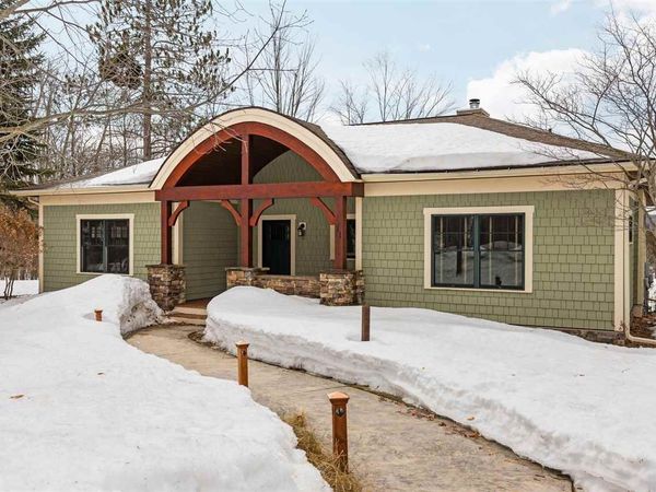 2588 Cottage Lane, Harbor Springs, MI 49740