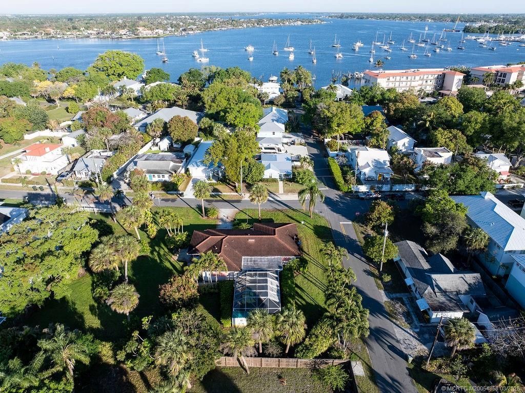 701 SW Cleveland Avenue, Stuart, FL 34994 Photo