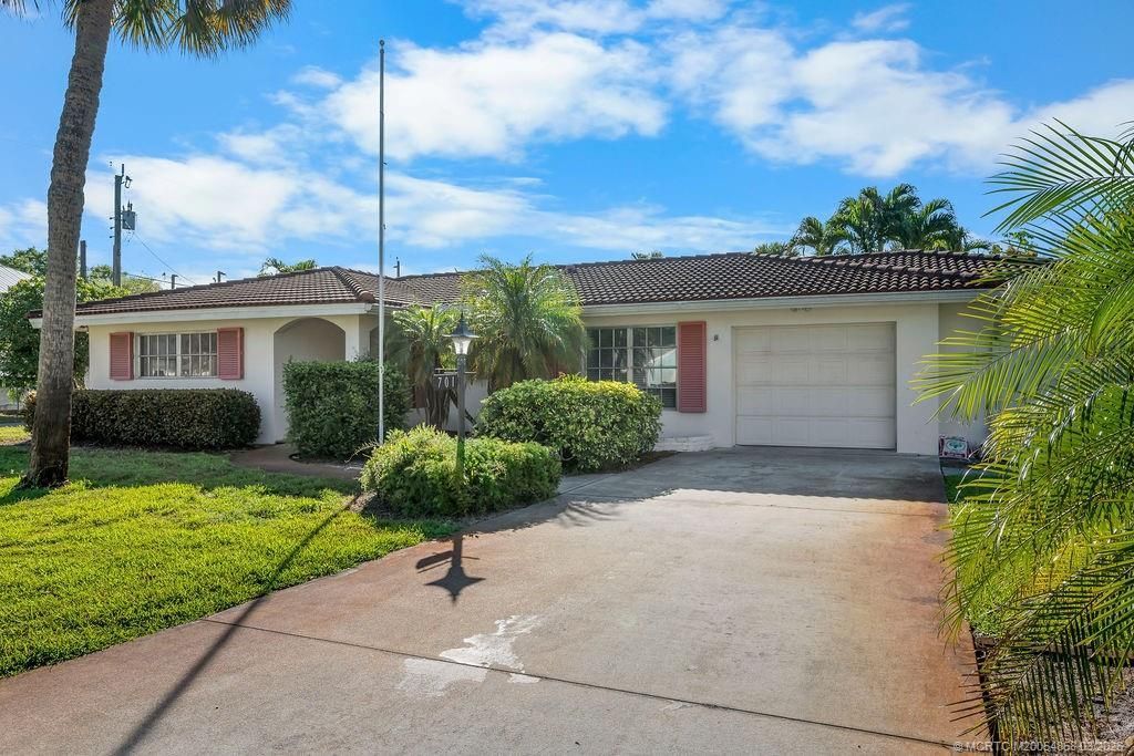 701 SW Cleveland Avenue, Stuart, FL 34994 Photo