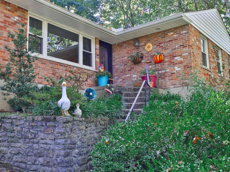 1012 Mary Lane, Cincinnati, OH 45215 Photo 3