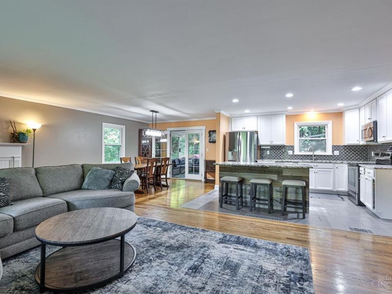 1012 Mary Lane, Cincinnati, OH 45215 Photo 4