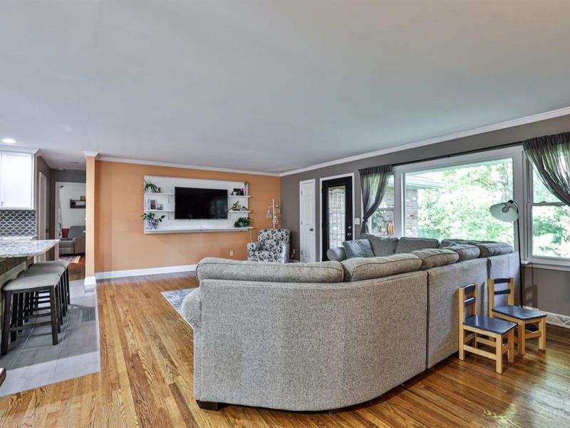 1012 Mary Lane, Cincinnati, OH 45215 Photo 6