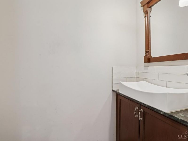 4261 W Eighth Street, Cincinnati, OH 45205 Photo 15