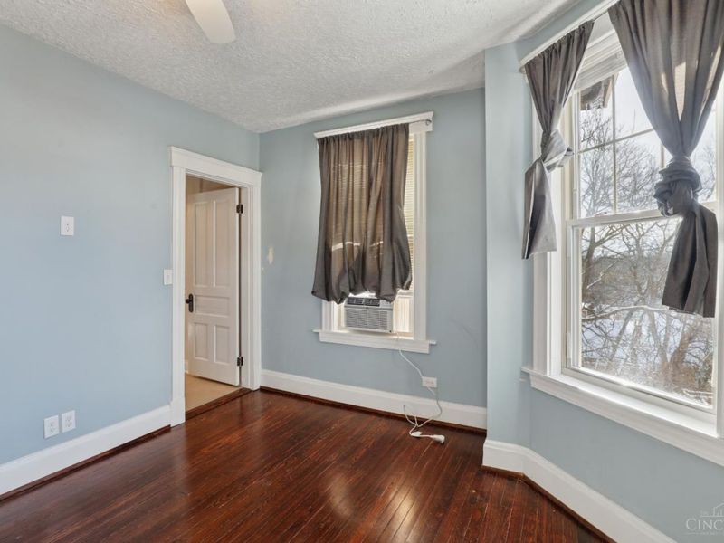 4261 W Eighth Street, Cincinnati, OH 45205 Photo 19