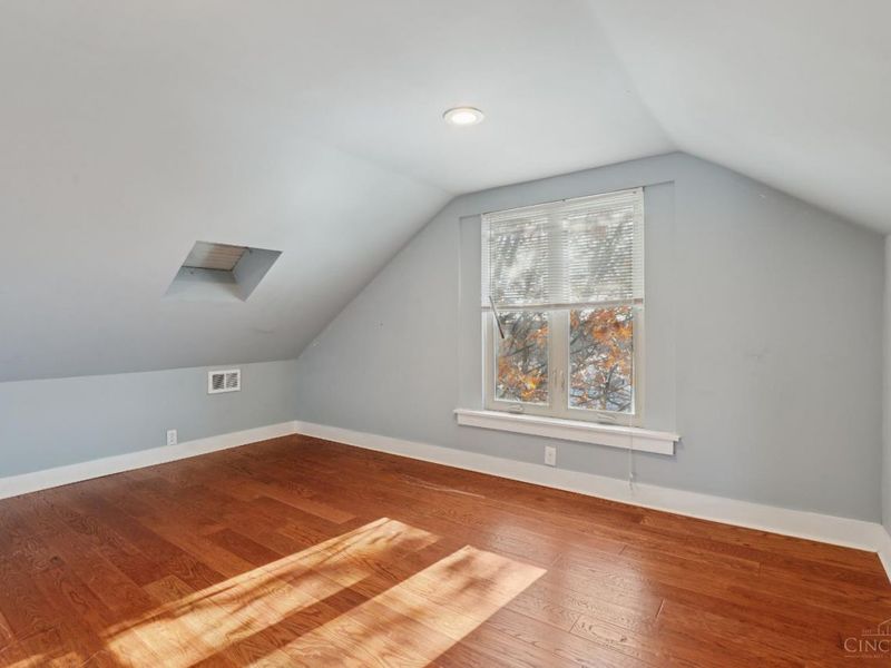 4261 W Eighth Street, Cincinnati, OH 45205 Photo 27