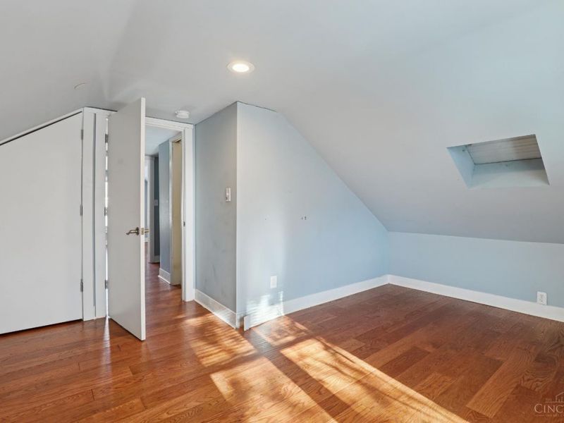 4261 W Eighth Street, Cincinnati, OH 45205 Photo 28