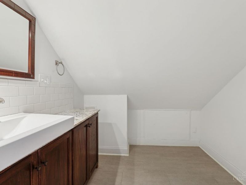 4261 W Eighth Street, Cincinnati, OH 45205 Photo 30