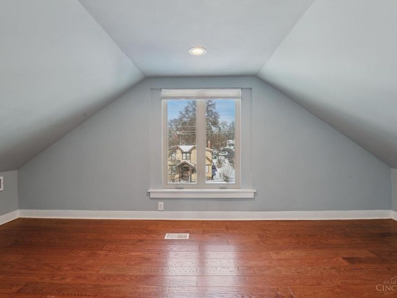 4261 W Eighth Street, Cincinnati, OH 45205 Photo 32