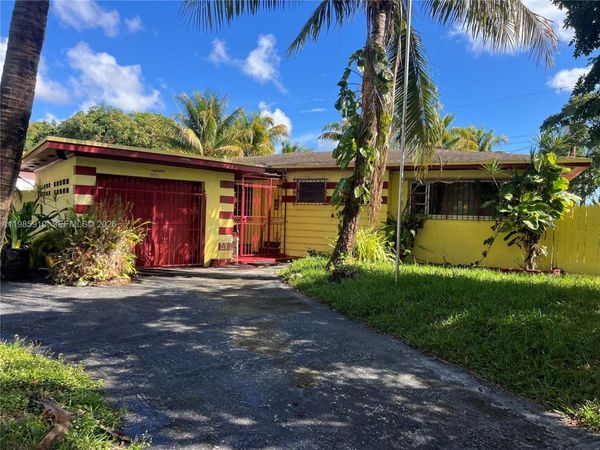 19531 NW 1st Pl , Miami Gardens, FL 33169