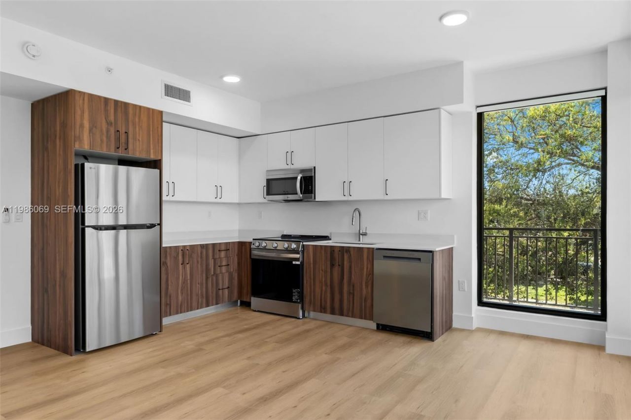 2479 NE 192nd St, Unit 205, Miami, FL 33180 Photo