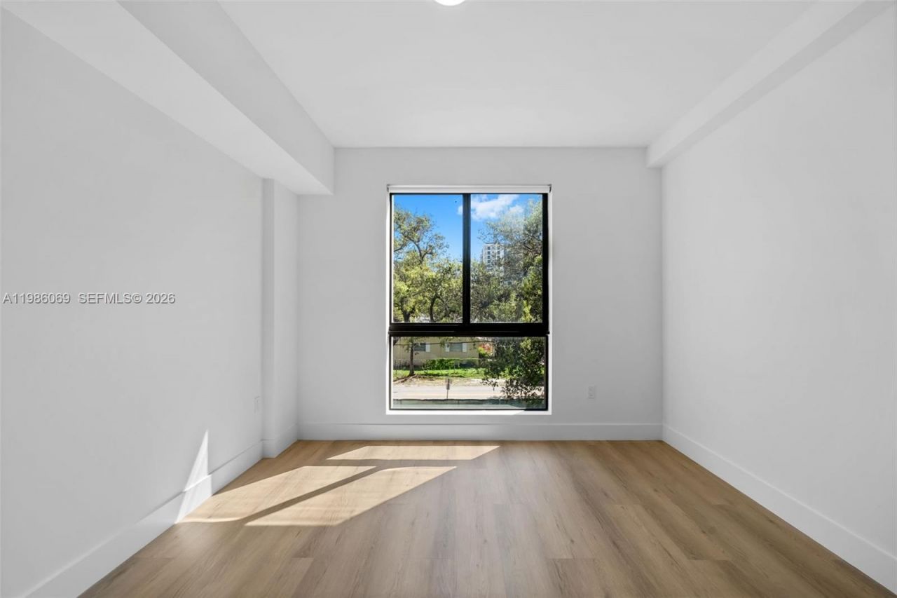 2479 NE 192nd St, Unit 205, Miami, FL 33180 Photo