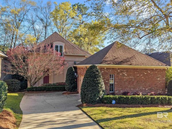 105 North Creek Circle, Fairhope, AL 36532