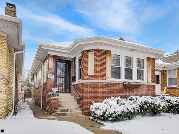 7842 N Karlov Avenue, Skokie, IL 60076