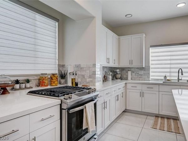 6723 Tangled Vines Avenue, Las Vegas, NV 89139